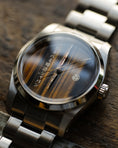 Load image into Gallery viewer, 【STOCK】The 36mm “Tiger Eye” vertical