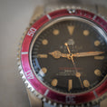 Load image into Gallery viewer, The diver "Faded Burgundy"