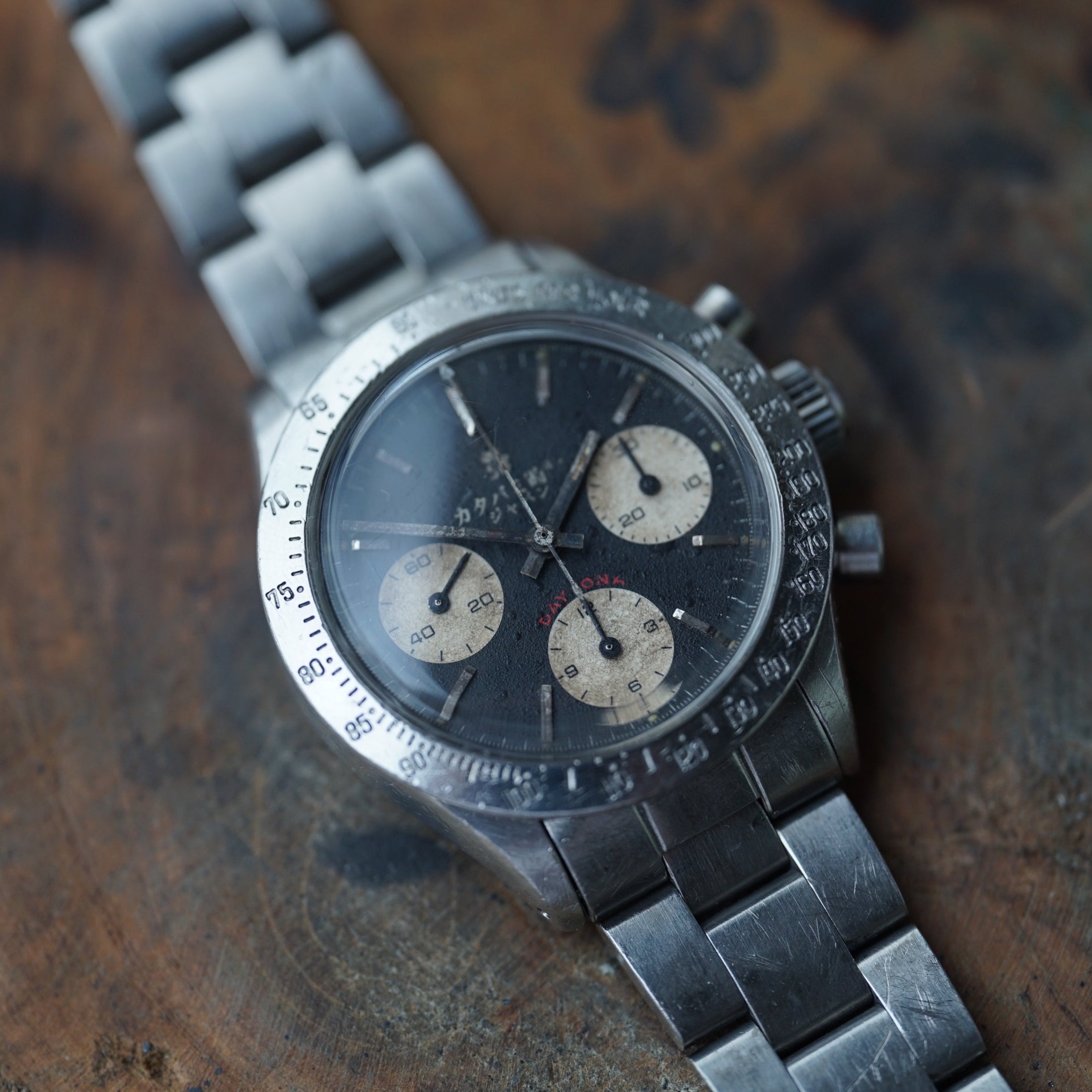 The Chronograph クロ "KURO"