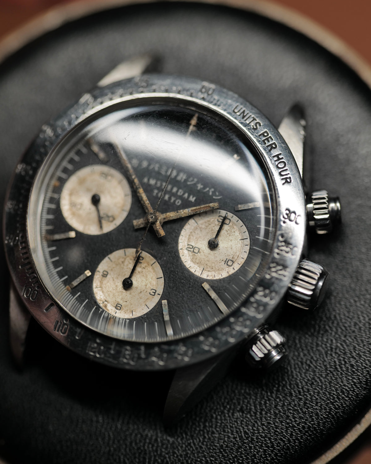 The Chronograph クロ "KURO"